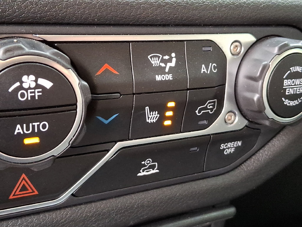 Used 2024 Jeep Wrangler Unlimited AWD/4WD image 25