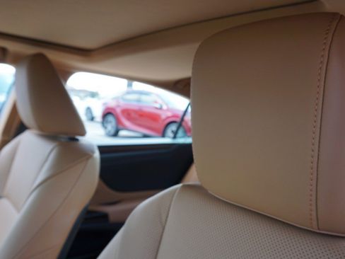 Certified 2024 Lexus ES 350 w/ Premium Package image 24