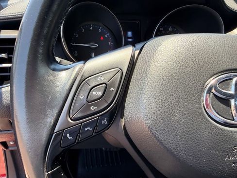 Used 2018 Toyota C-HR XLE FWD image 34
