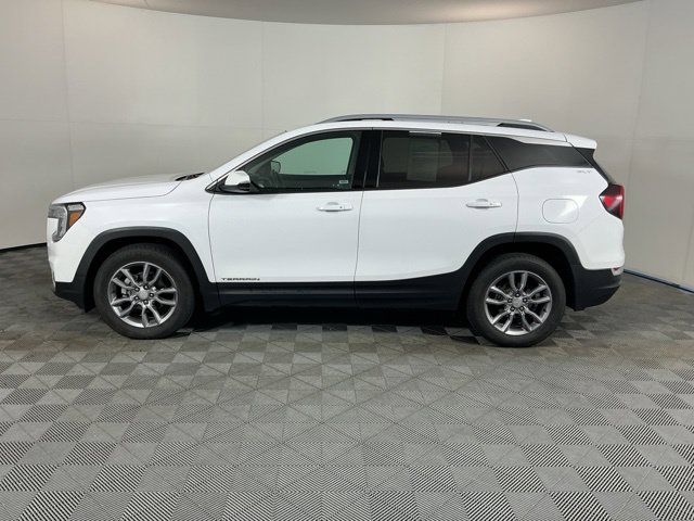 Used 2022 GMC Terrain SLT w/ GMC Pro Grade Package AWD/4WD image 8