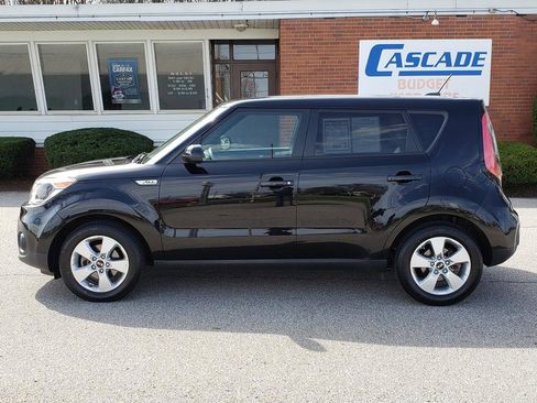 Used 2017 Kia Soul w/ Convenience Package image 2
