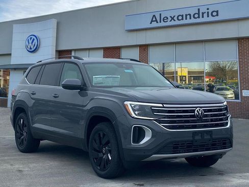 New 2026 Volkswagen Atlas SE FWD image 1