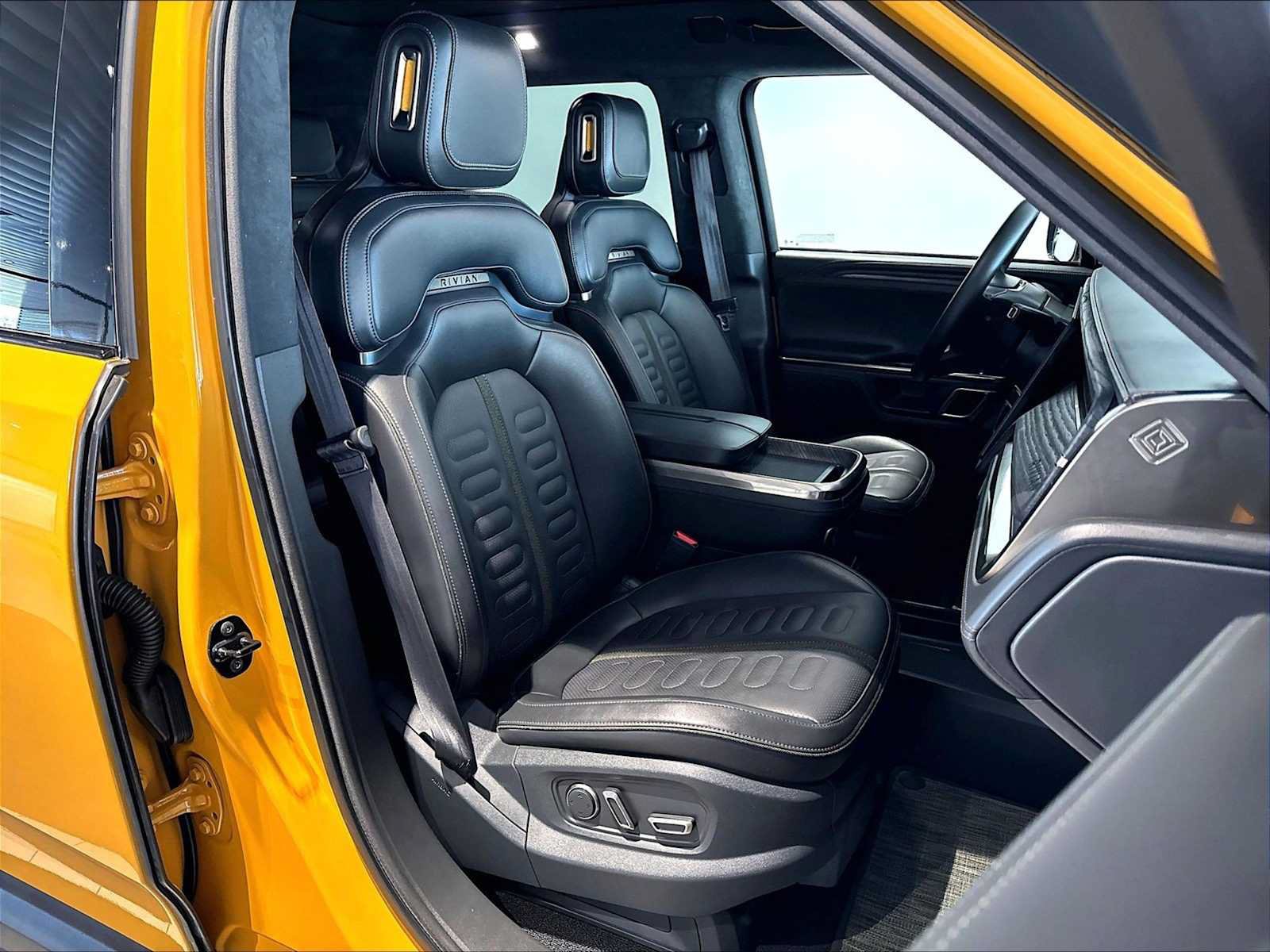 Used 2023 Rivian R1S Adventure Quad AWD/4WD image 22
