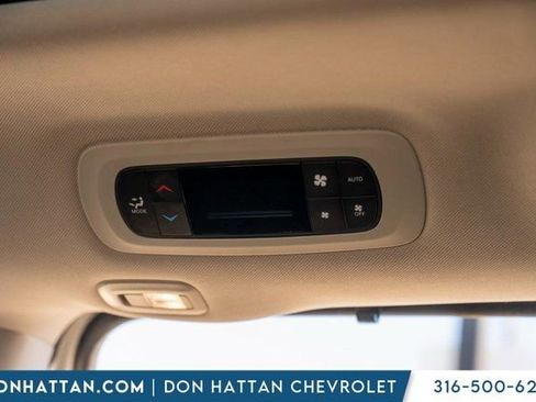 Used 2023 Chrysler Pacifica Limited image 26