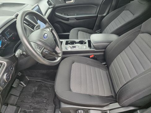 Used 2022 Ford Edge SE image 9