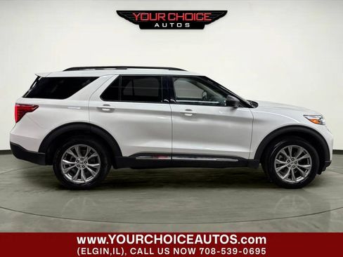 Used 2020 Ford Explorer XLT w/ Equipment Group 202A AWD/4WD image 9
