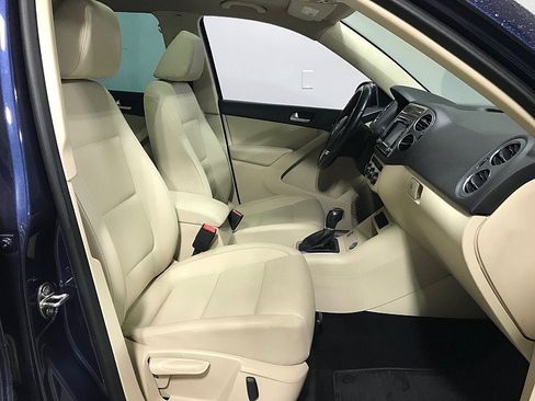 Used 2015 Volkswagen Tiguan SE FWD image 14
