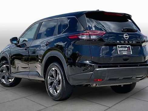 Certified 2025 Nissan Rogue SV FWD image 11
