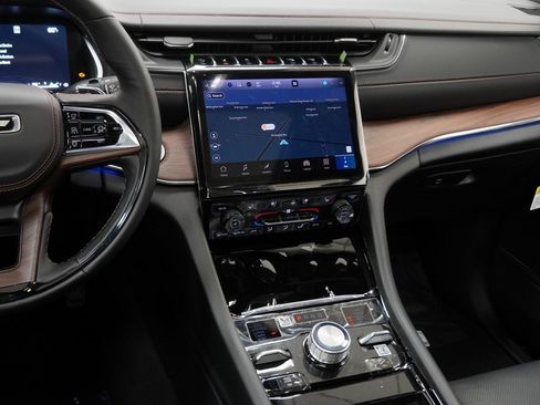 New 2025 Jeep Grand Cherokee Summit w/ Obsidian Package image 20