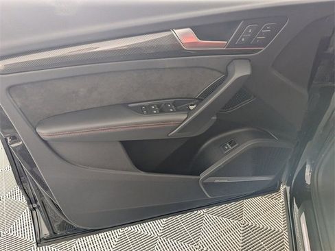 Used 2019 Audi SQ5 Prestige w/ Prestige Package image 10
