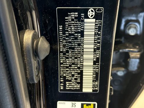 Used 2023 Toyota Corolla LE FWD image 16