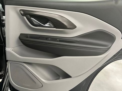 Used 2024 GMC Terrain SLT image 20