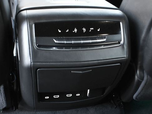 Used 2024 Cadillac Escalade ESV V AWD/4WD image 14