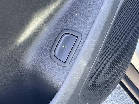 New 2026 Chevrolet Traverse Z71 w/ Driver Confidence Package image 18