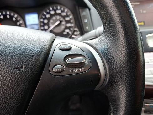 Used 2016 INFINITI Q70 3.7 image 23