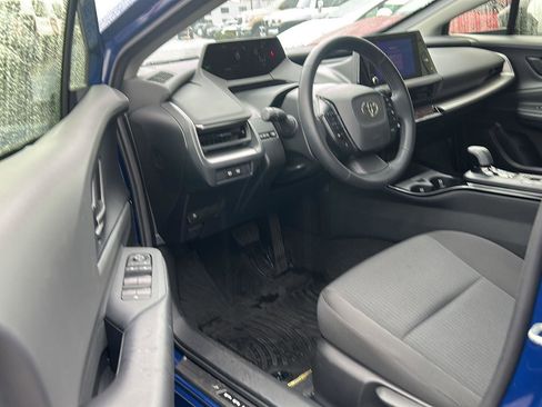 Used 2023 Toyota Prius LE image 11