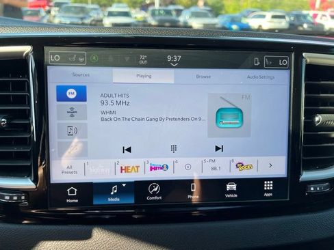 Used 2026 Chrysler Pacifica Select FWD image 25
