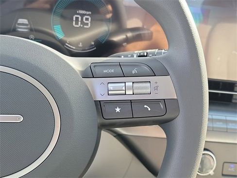 New 2026 Hyundai Kona SE image 6