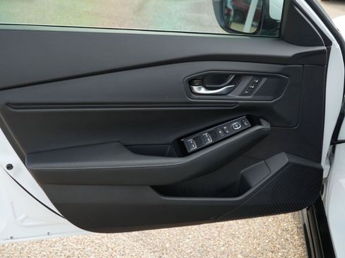 Used 2025 Honda Accord Touring image 13