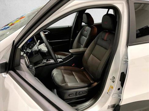 Used 2026 Chevrolet Trax RS FWD image 27