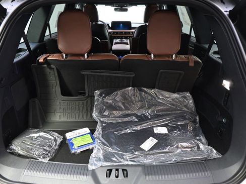 New 2026 Lincoln Aviator Reserve w/ Jet Appearance Package AWD/4WD image 19