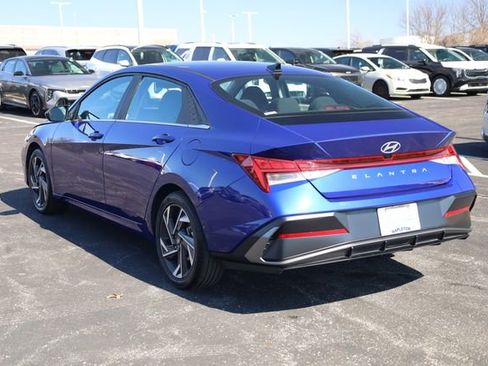 Used 2024 Hyundai Elantra SEL w/ Convenience Package image 7