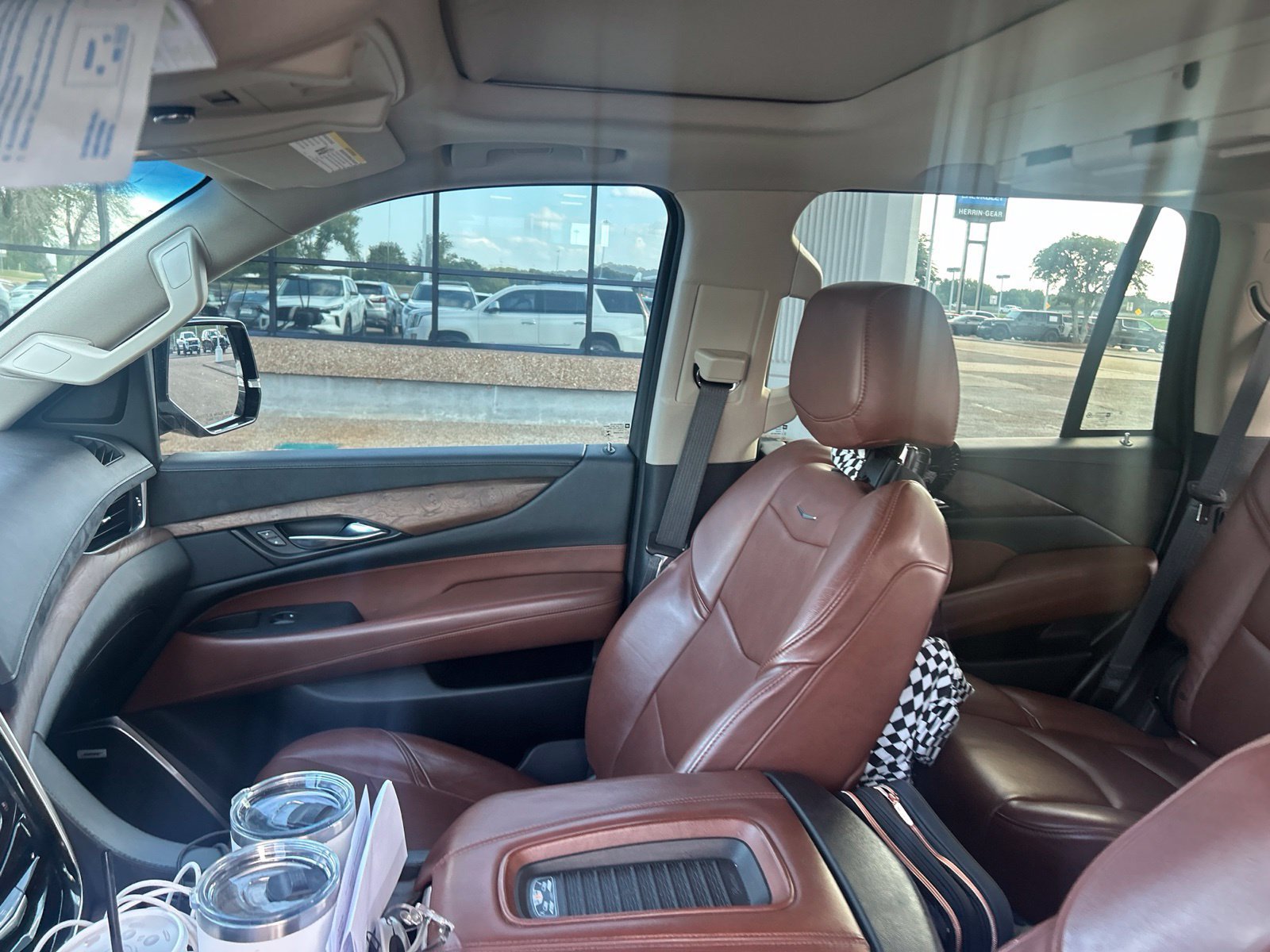 Used 2019 Cadillac Escalade Luxury AWD/4WD image 11