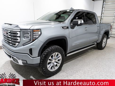 Used 2025 GMC Sierra 1500 Denali w/ Technology Package AWD/4WD image 2