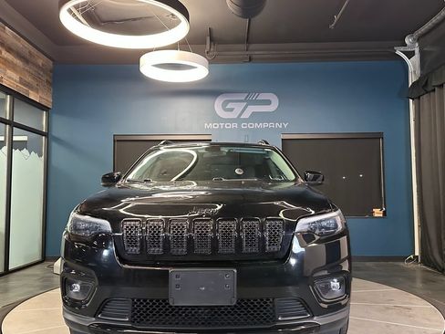 Used 2019 Jeep Cherokee Latitude Plus AWD/4WD image 8