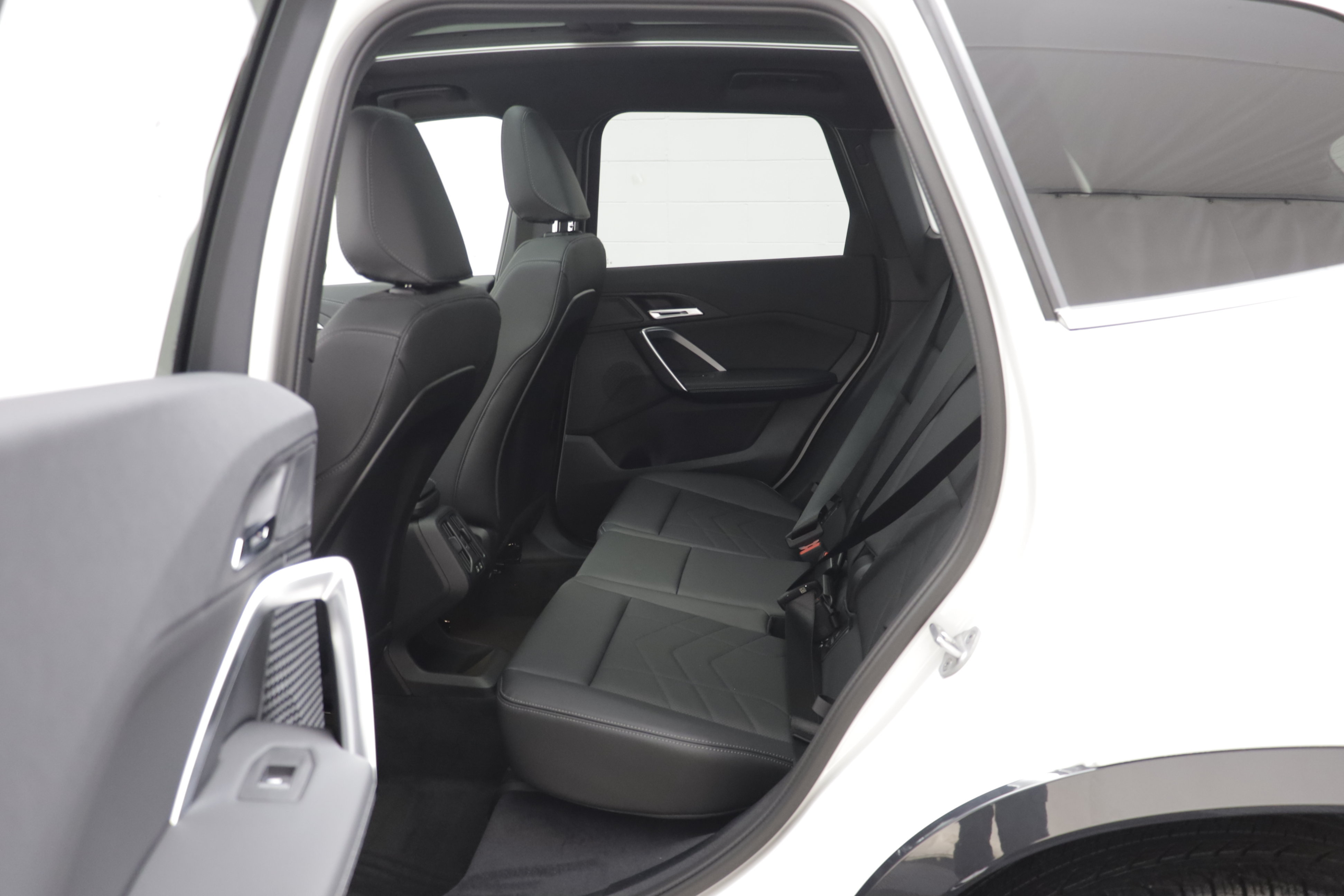 New 2027 BMW X1 xDrive28i AWD/4WD image 14