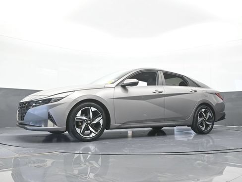 Used 2022 Hyundai Elantra Limited FWD image 56