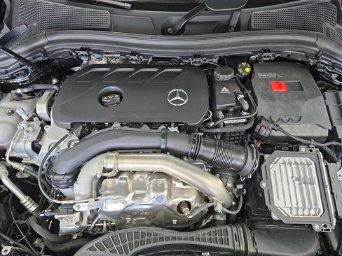 Used 2025 Mercedes-Benz GLA 250 image 31