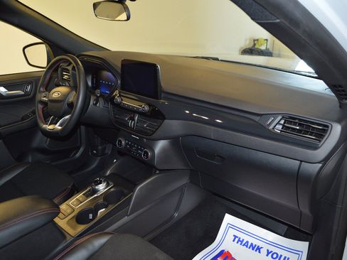 Used 2025 Ford Escape ST-Line Select AWD/4WD image 10