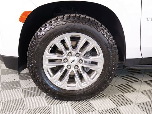Used 2023 Chevrolet Tahoe Premier AWD/4WD image 19