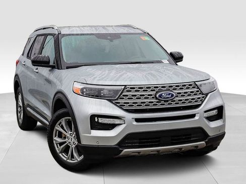 Used 2023 Ford Explorer Limited image 2