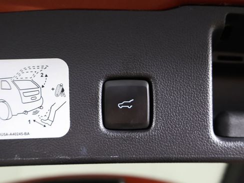 Used 2020 Ford Escape SEL AWD/4WD image 18