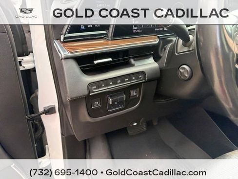 Used 2021 Cadillac Escalade ESV Premium Luxury w/ Driver Assist Tech Package AWD/4WD image 25