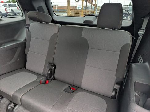 Used 2020 Chevrolet Traverse LS FWD image 14