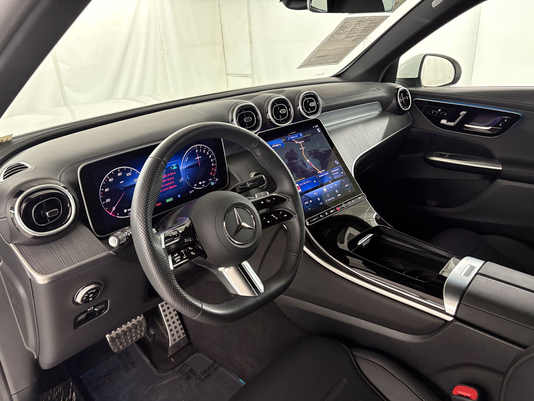 Certified 2025 Mercedes-Benz GLC 350e 4MATIC image 4