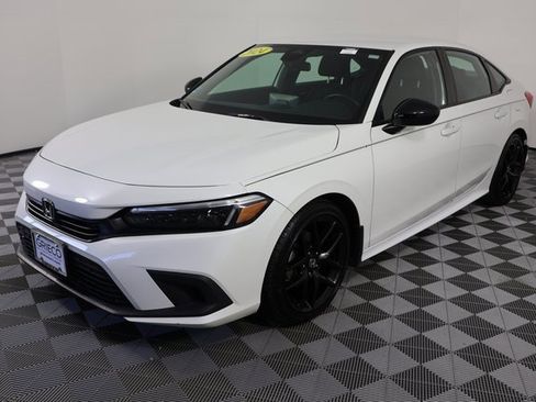Used 2024 Honda Civic Sport image 4