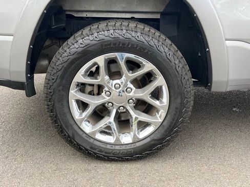 Used 2020 RAM 1500 Laramie AWD/4WD image 9