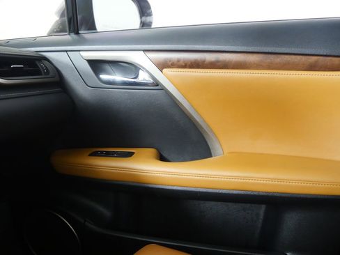 Used 2022 Lexus RX 350L FWD w/ Premium Package image 28