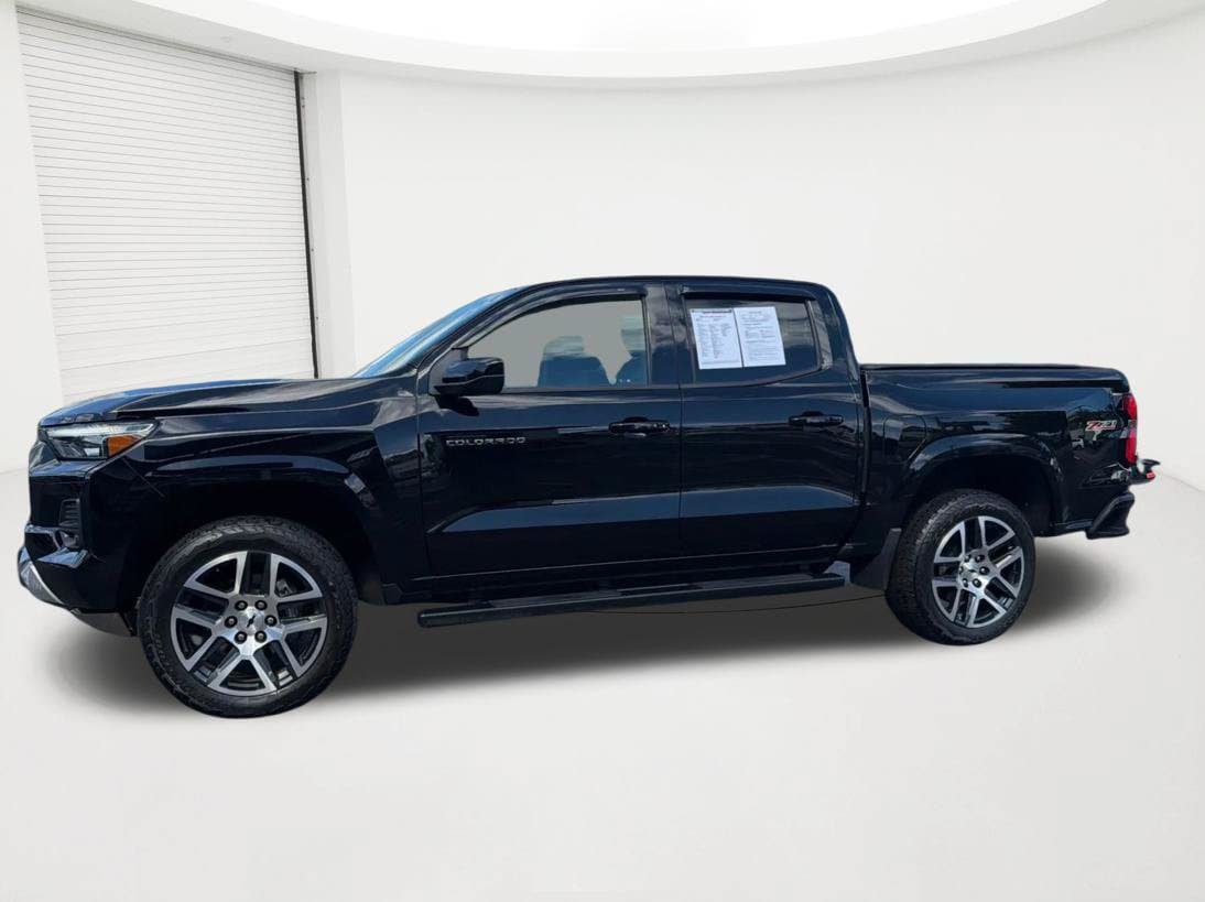 Used 2023 Chevrolet Colorado Z71 w/ Z71 Convenience Package 2 AWD/4WD image 8