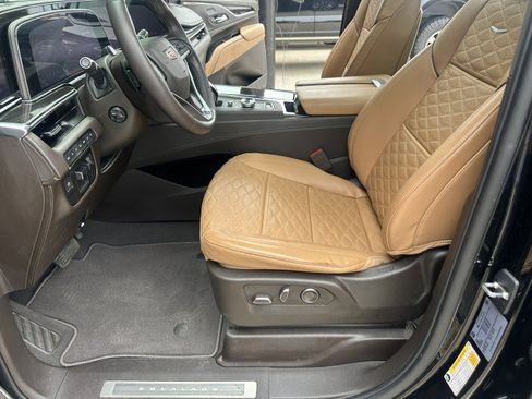 Used 2023 Cadillac Escalade Sport w/ Touring Package AWD/4WD image 12