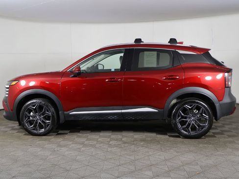 Used 2025 Nissan Kicks SR FWD image 16