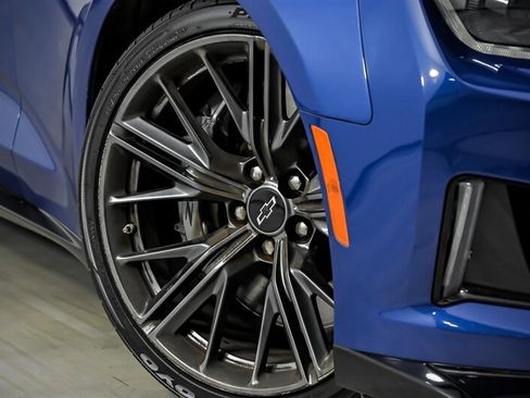 Used 2021 Chevrolet Camaro ZL1 RWD image 3