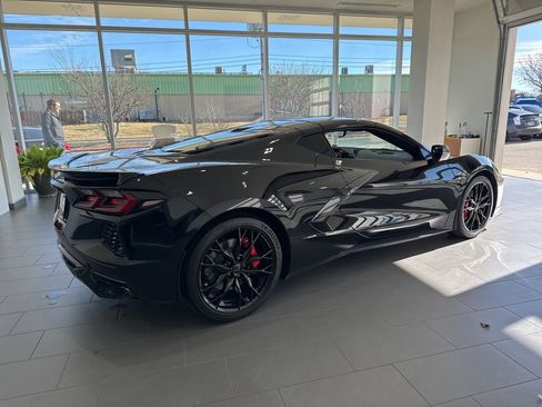 Used 2025 Chevrolet Corvette Stingray Preferred Cpe w/ 2LT image 8