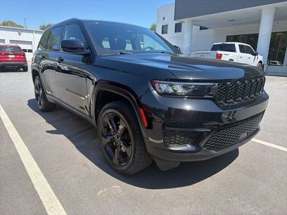 Used 2023 Jeep Grand Cherokee Altitude
