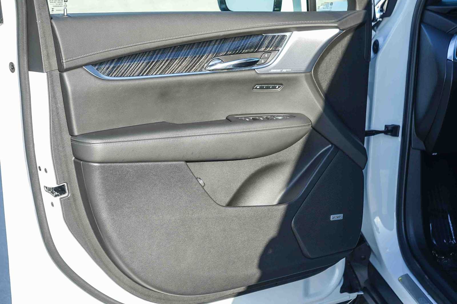 Used 2025 Cadillac XT6 Premium Luxury FWD image 21