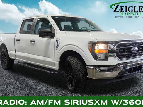 Used 2023 Ford F150 XLT w/ Trailer Tow Package image 4